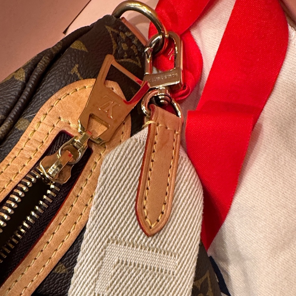 Louis Vuitton Brown High Rise Crossbody Bag - Picture 13 of 17